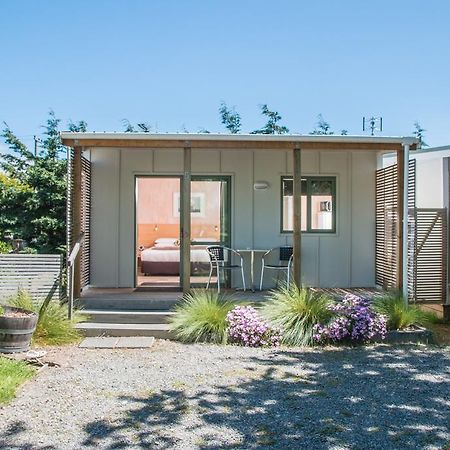 Martinborough Top 10 Holiday Park Екстер'єр фото