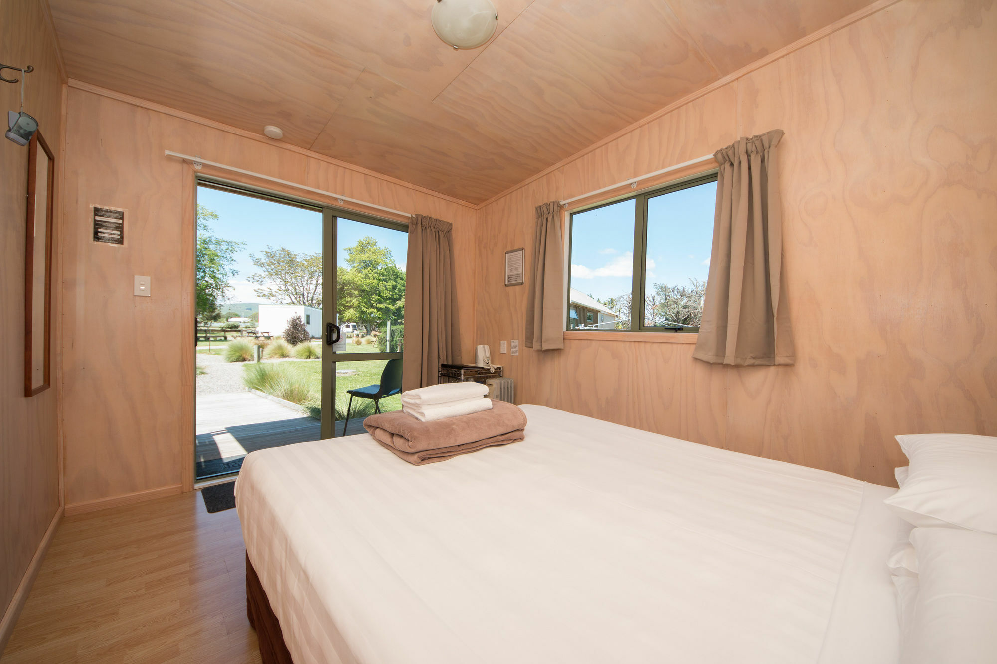 Martinborough Top 10 Holiday Park Екстер'єр фото